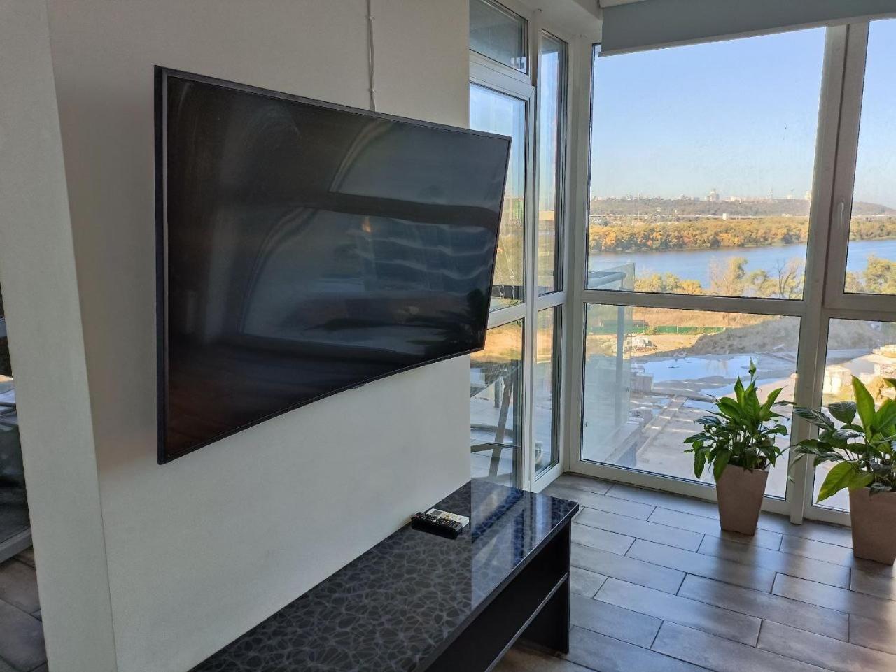 4 Rooms Apartment With A View Of The Dnieper River كييف المظهر الخارجي الصورة